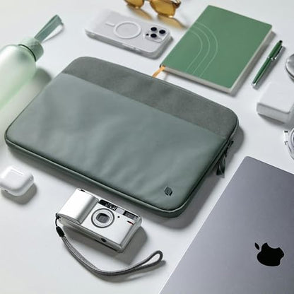 Incase A.R.C. Laptop Sleeve 14 Inch – MacBook Case with Faux Fur Lining, External Pocket – Fits MacBook Pro Air Lenovo Dell HP – Laptop Cover, Computer Case - Travel, Work, College - Smoked Ivy - color: Smoked Ivy